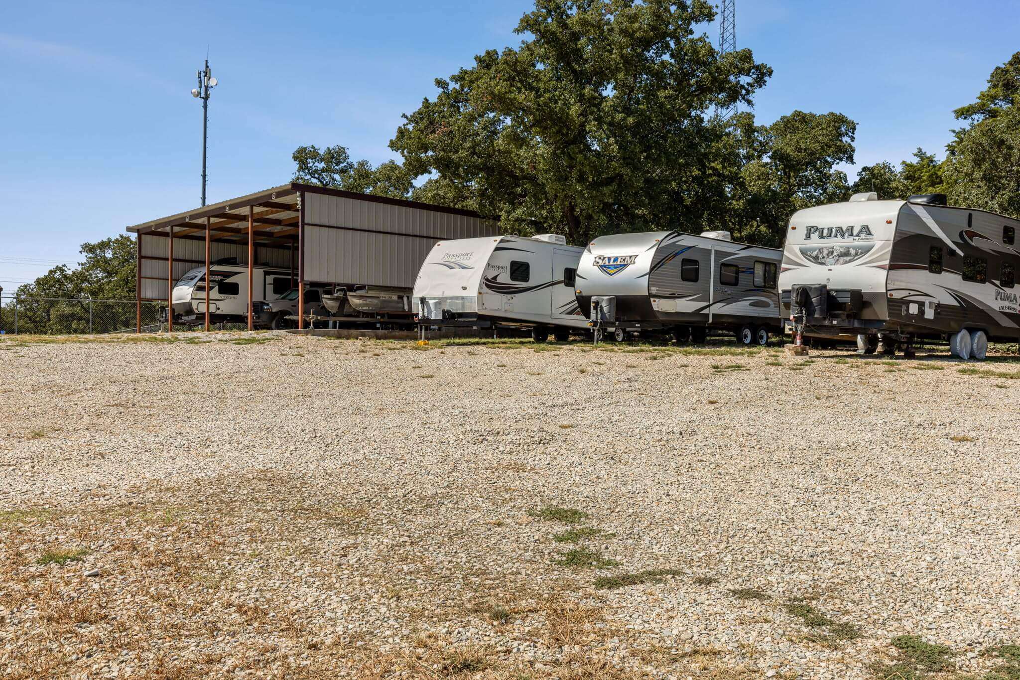 Easy camper RV motorhome parking in Azle, TX